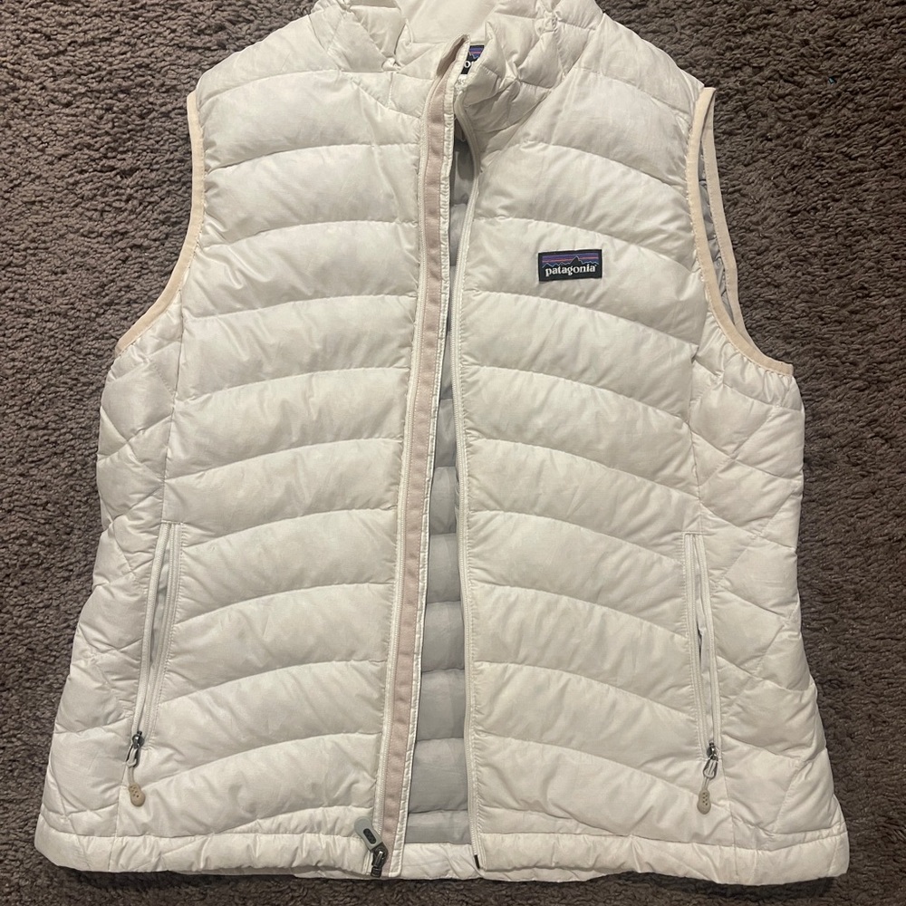 Patagonia Women's White Quilted Vest